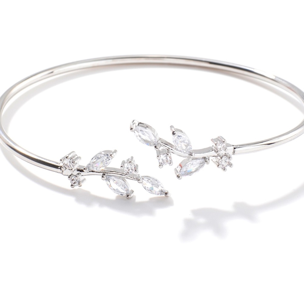NEW Silver open cuff  Leaf Bangle Bracelet